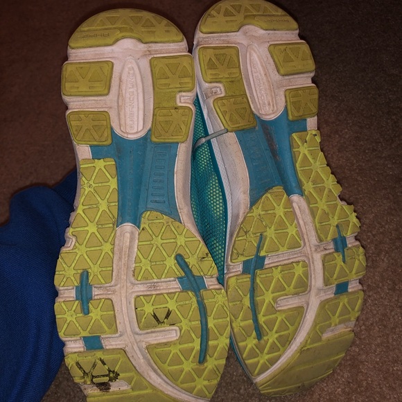 ASICS RUNNING SHOES - Picture 3 of 3